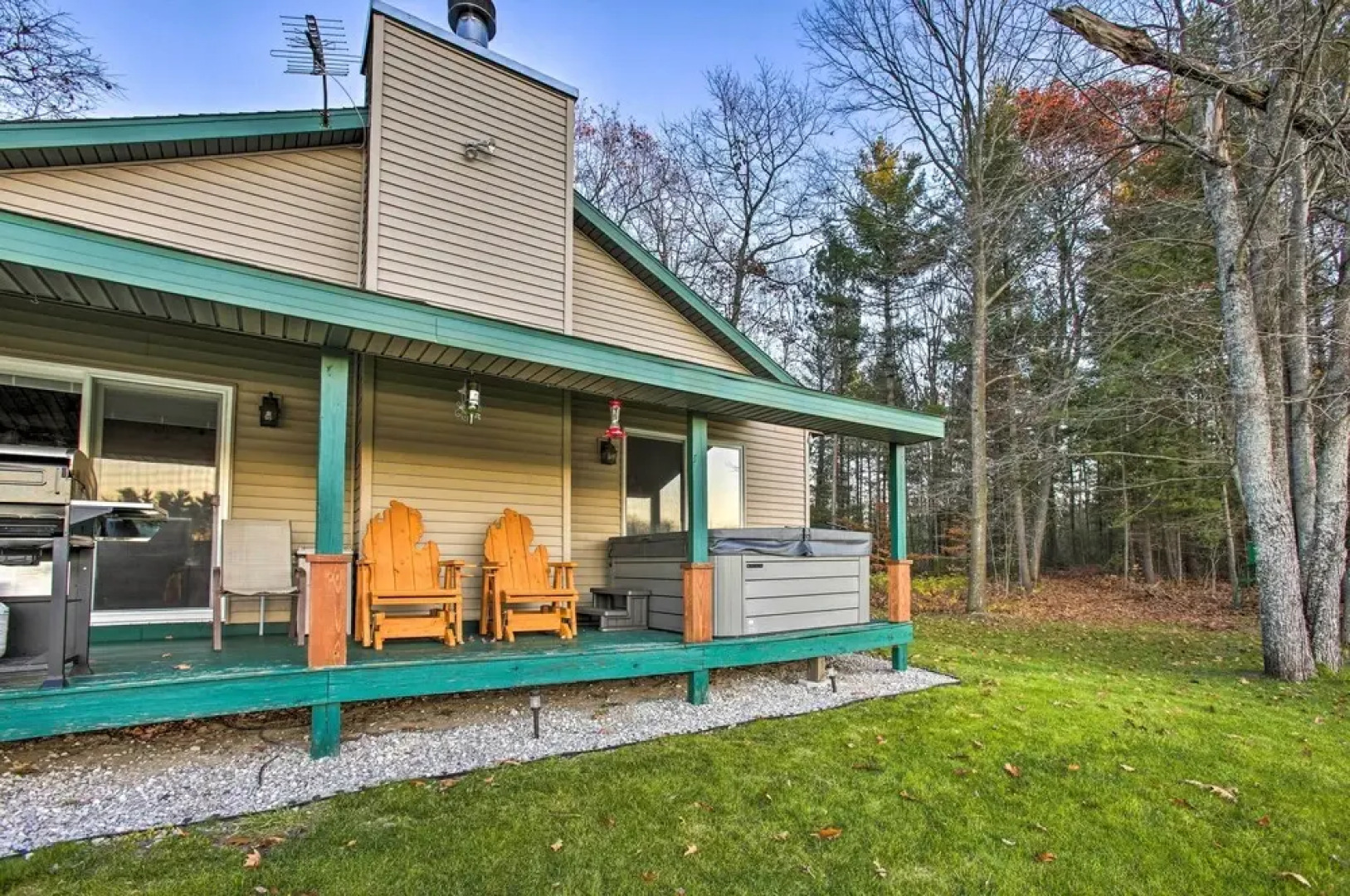 Sun-dappled Cadillac Gem w/ Kayaks & Grill!