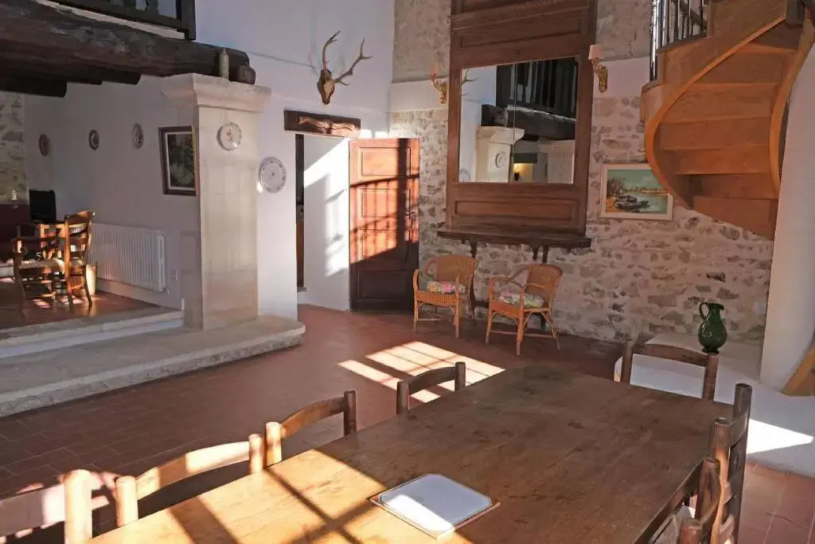 Typical mas provençal with swimming pool in a small hamlet near Mouriès in the Alpilles in Provence- 8 persons LS1-361 OUSTAU D'ANTAN