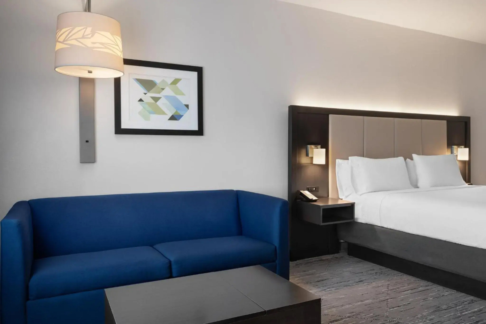 Holiday Inn Express & Suites Tampa East - Ybor City, an IHG Hotel