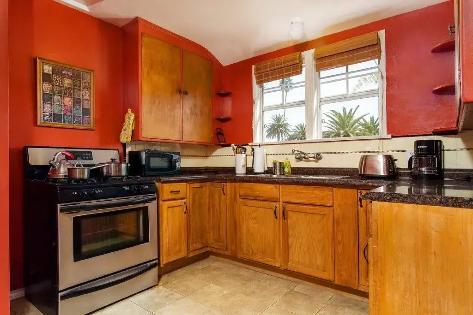 Hollywood Hills Suites