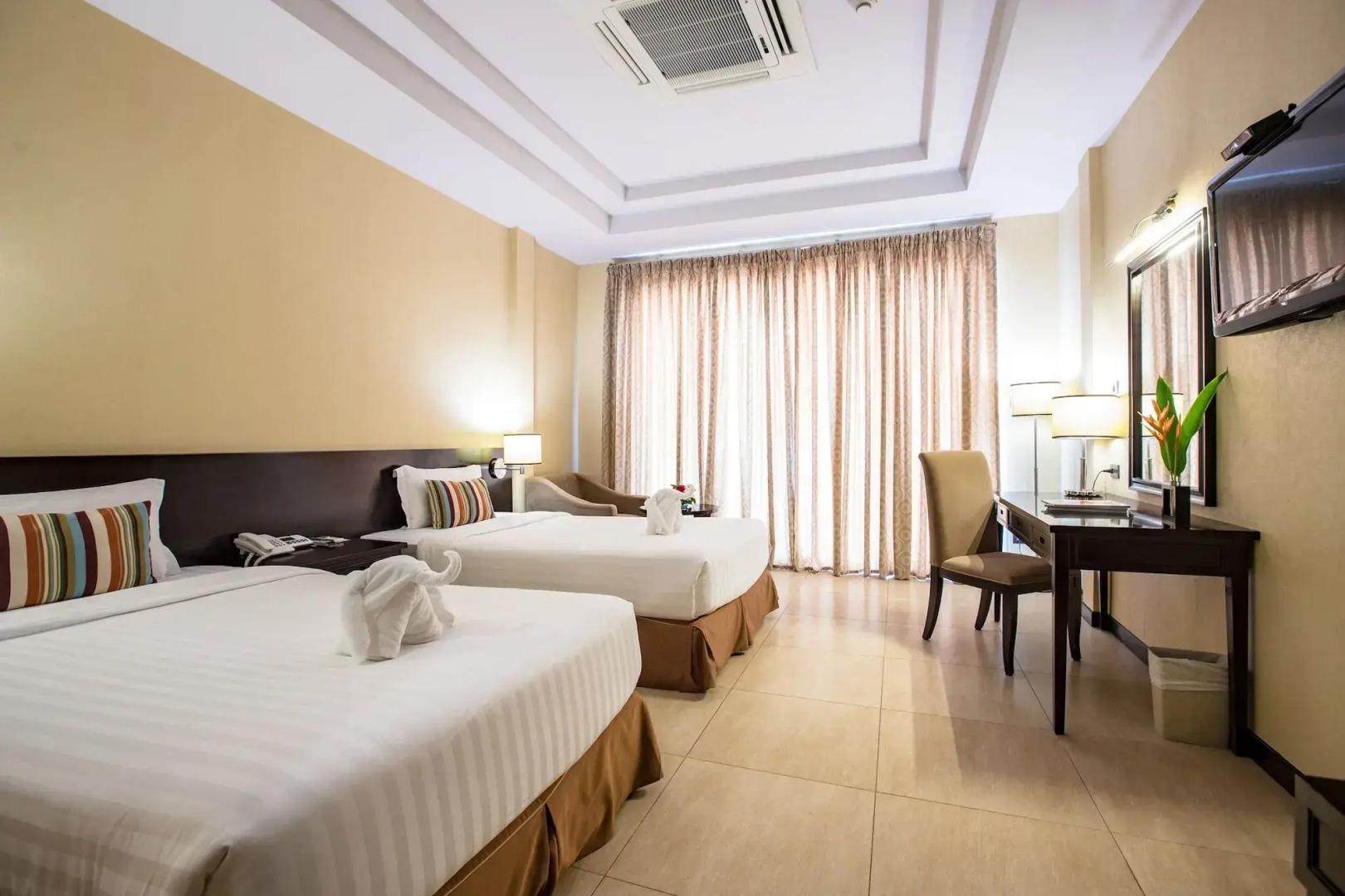 Leaves Valley Resort