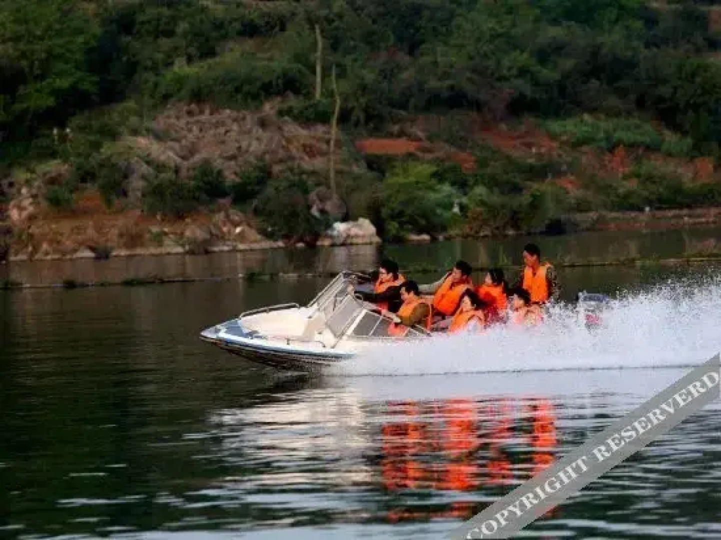 Qingjiang Tianlongwan Holiday Hotel