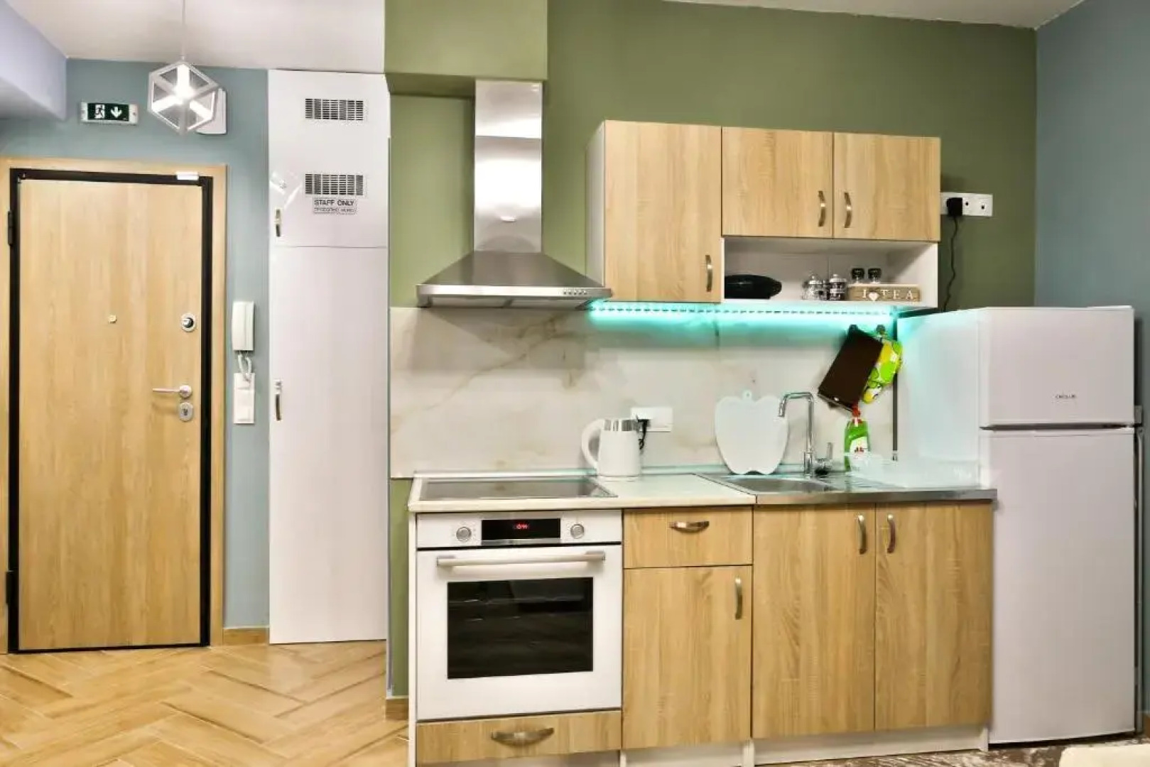 Apollo 4 - Luxury Apartment (City Center Studio)