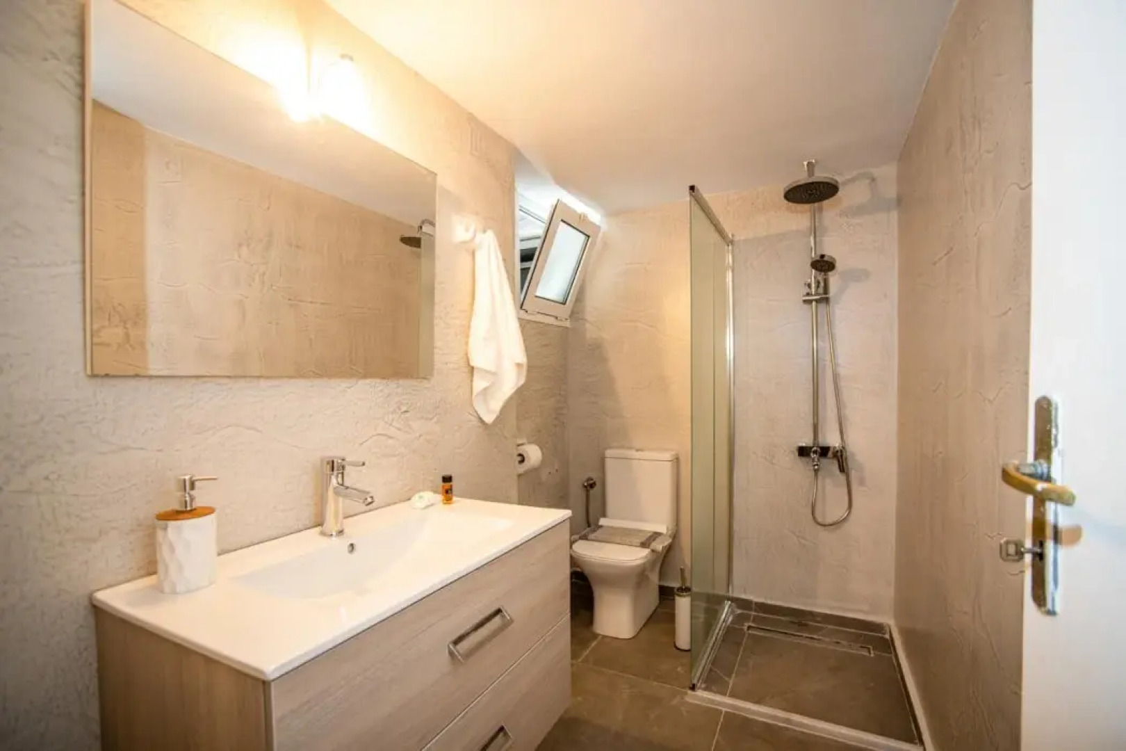 Alexandra Apartments