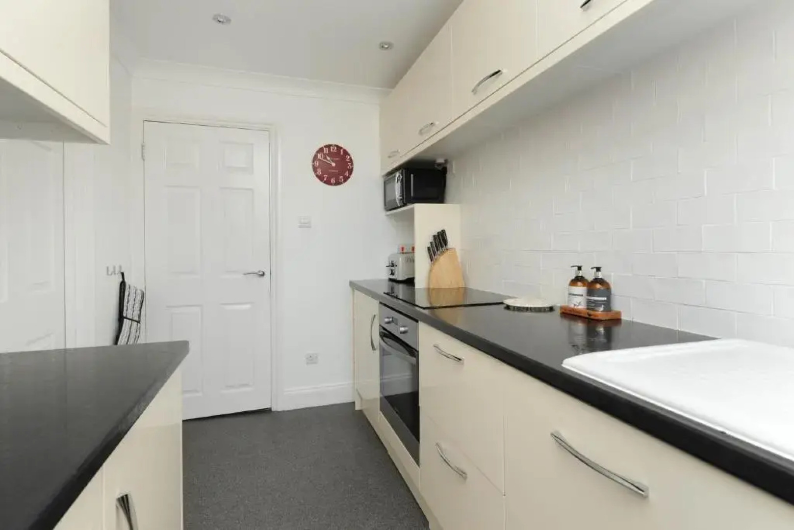 Luxury Two Bedroom Apartment with Fantastic Panoramic Sea Views