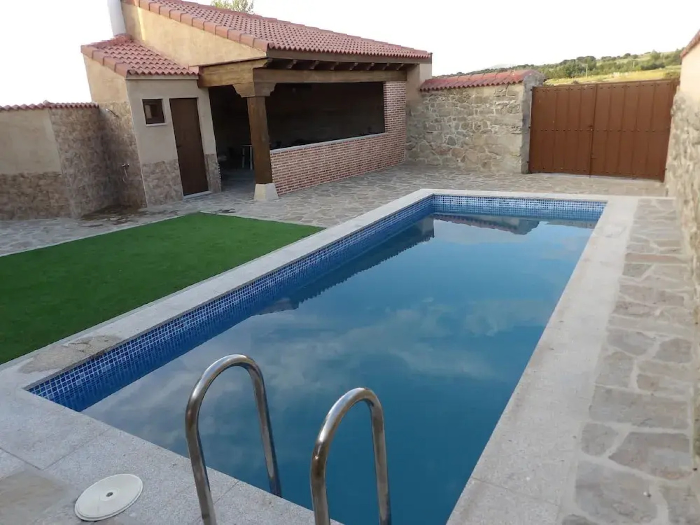 Fantastic Holiday Home in Ávila With Mountain View