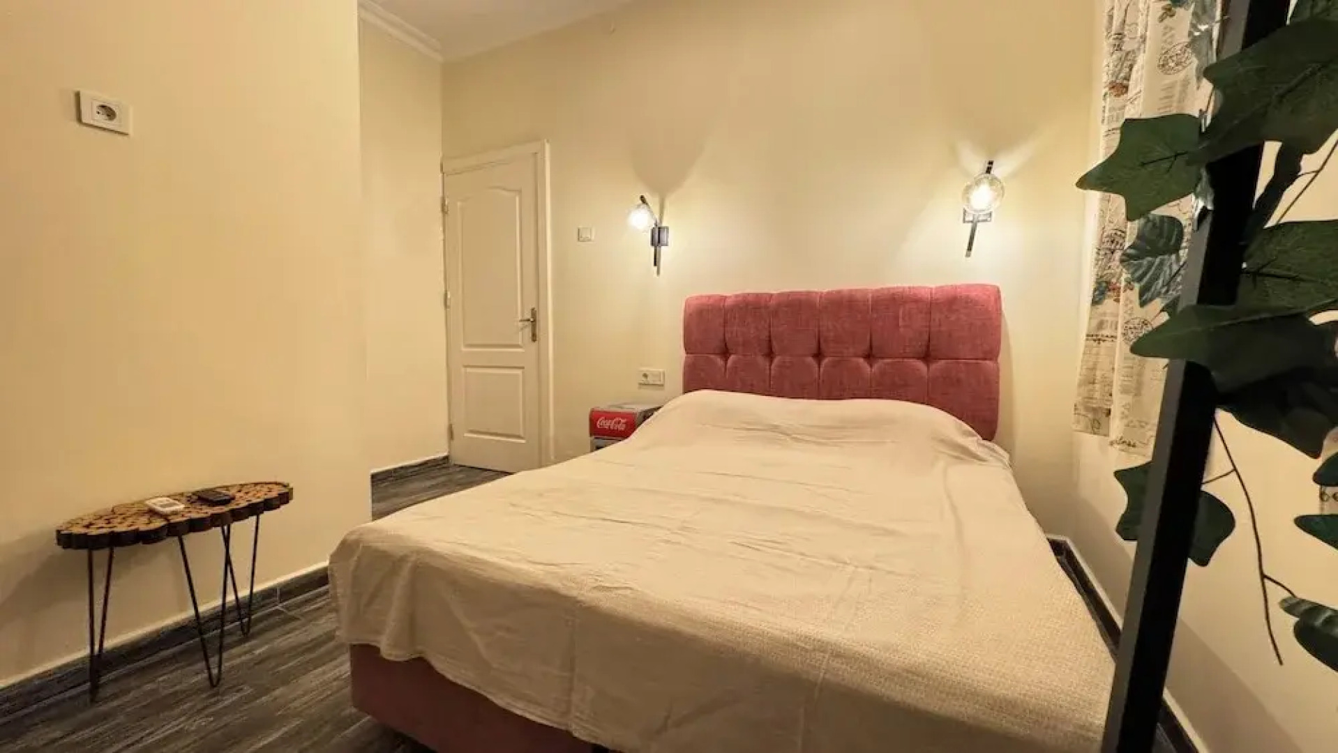 Callisto Pub & Kitchen & Hotel