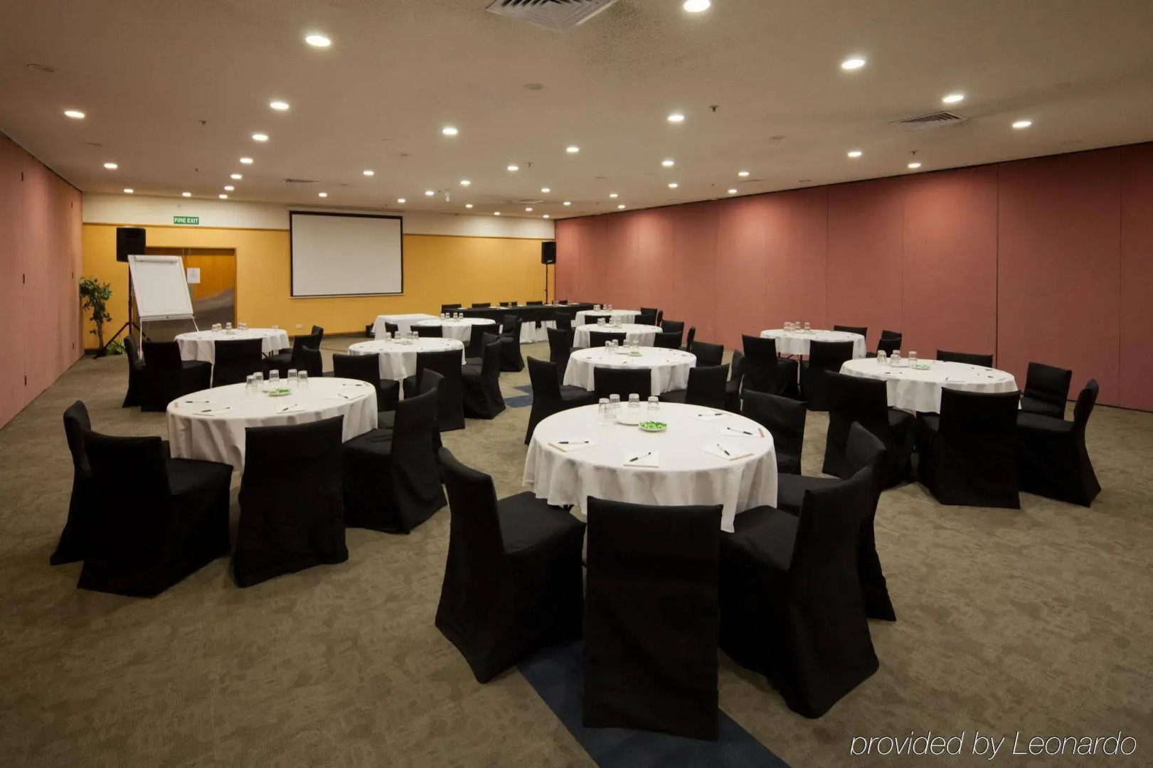 Distinction Hamilton Hotel & Conference Centre