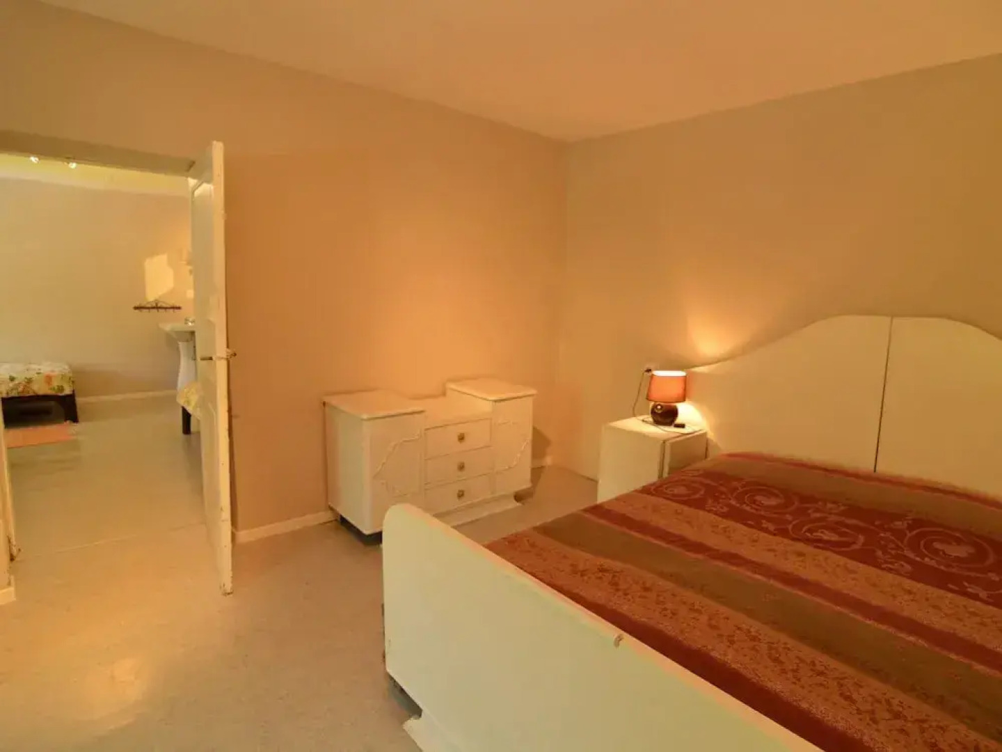 Peaceful Retreat in Ferrieres