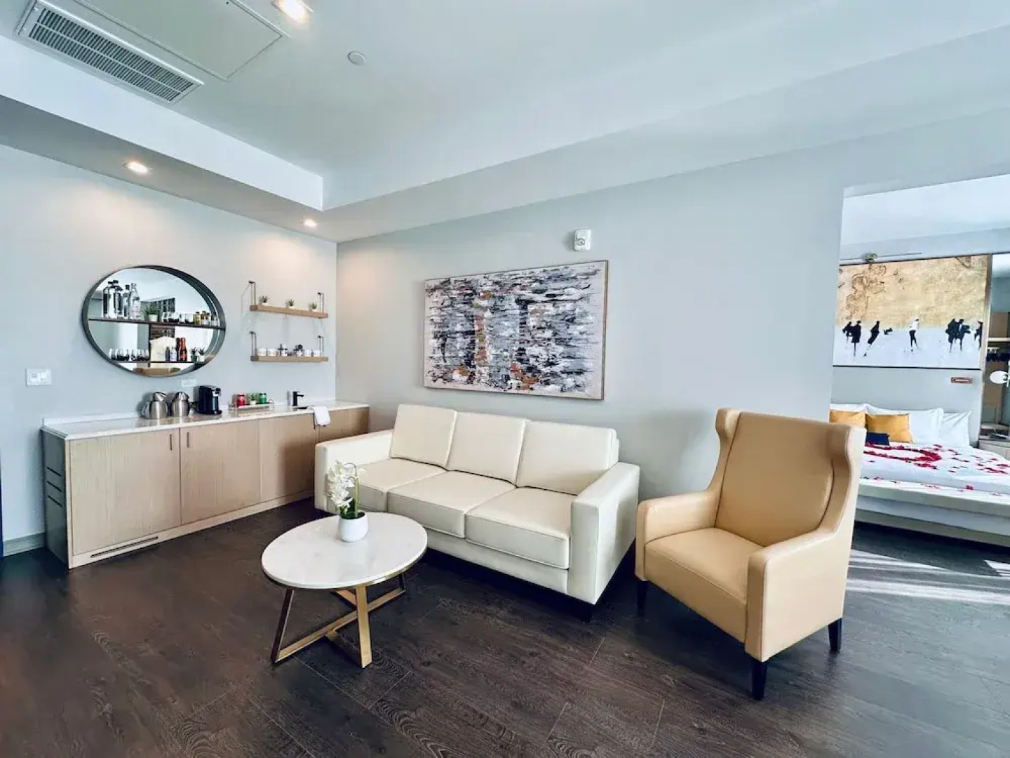 Chez Hotel Arlington Heights