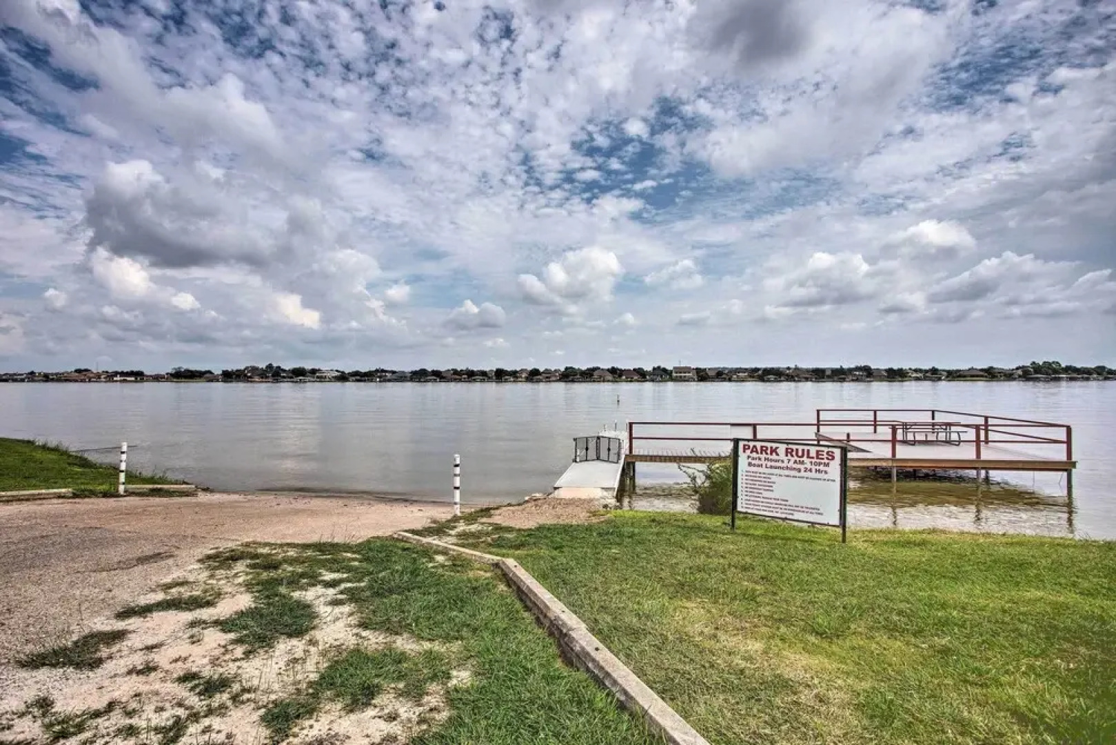 Granbury Cottage, Steps to Lake & Dock!