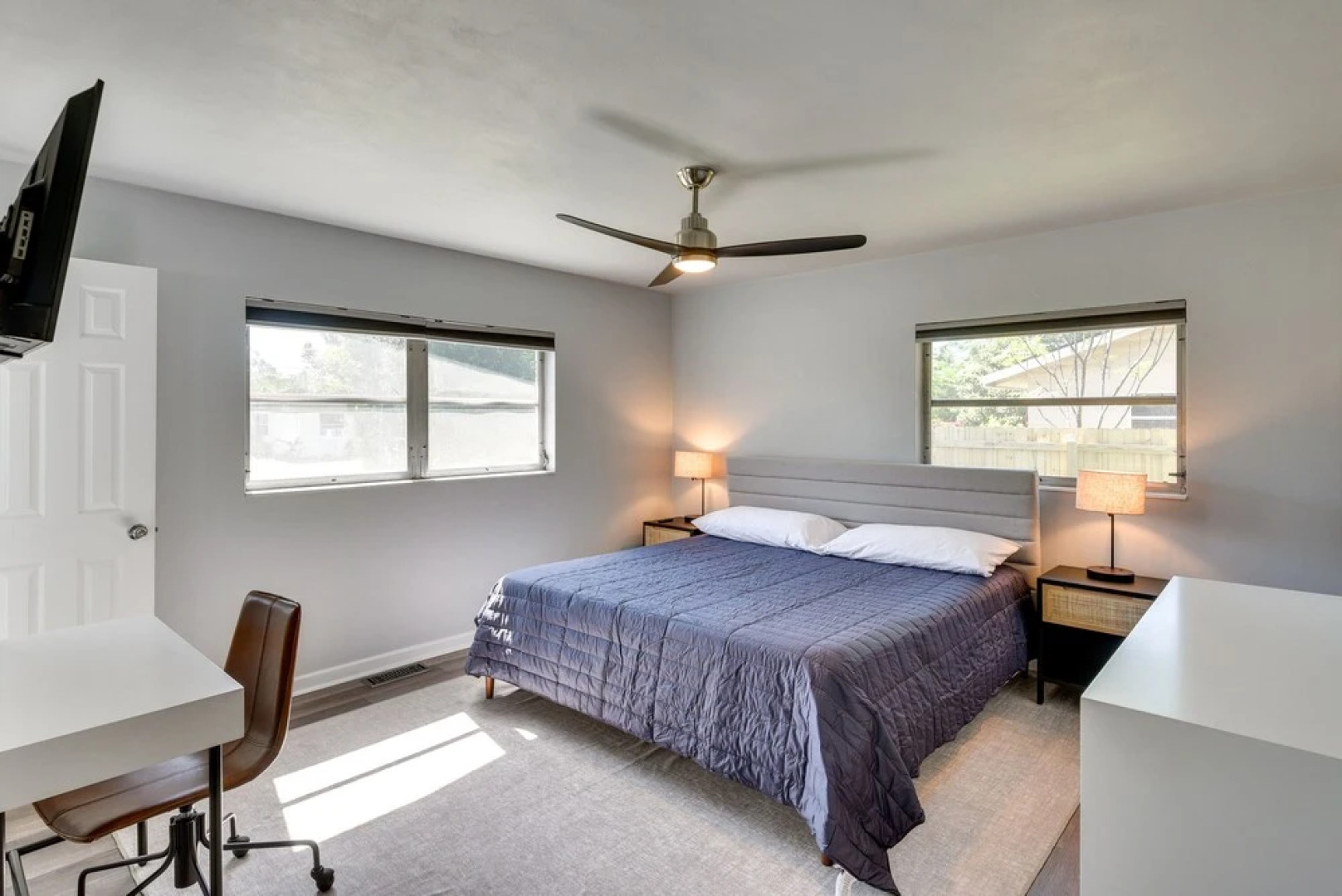 Vibrant Deland House Near Stetson University!