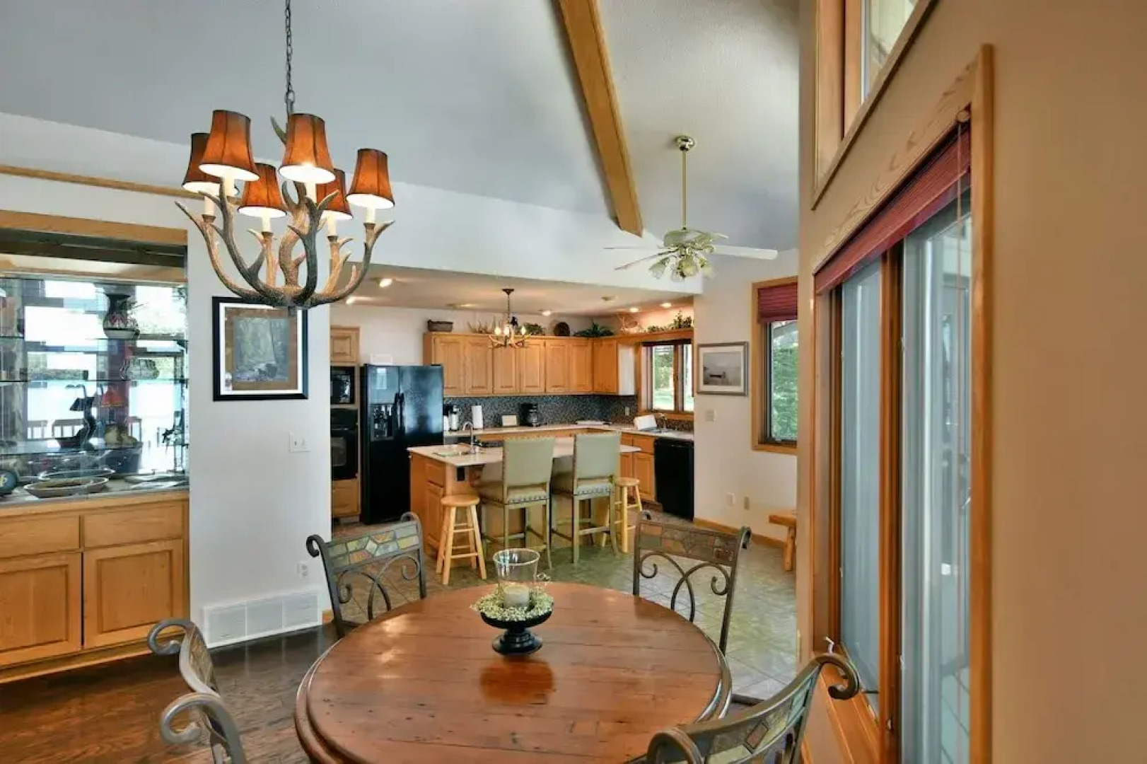 Cheif Lake Lodge 4 Bedroom Home by RedAwning