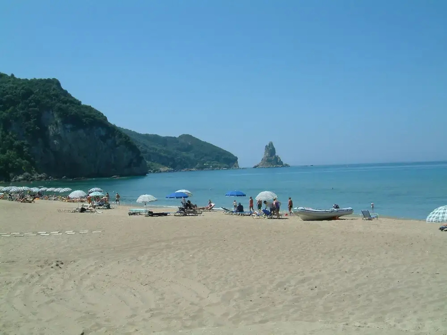 Holiday Studio Apartments Yannis on Agios Gordios Beach in Corfu