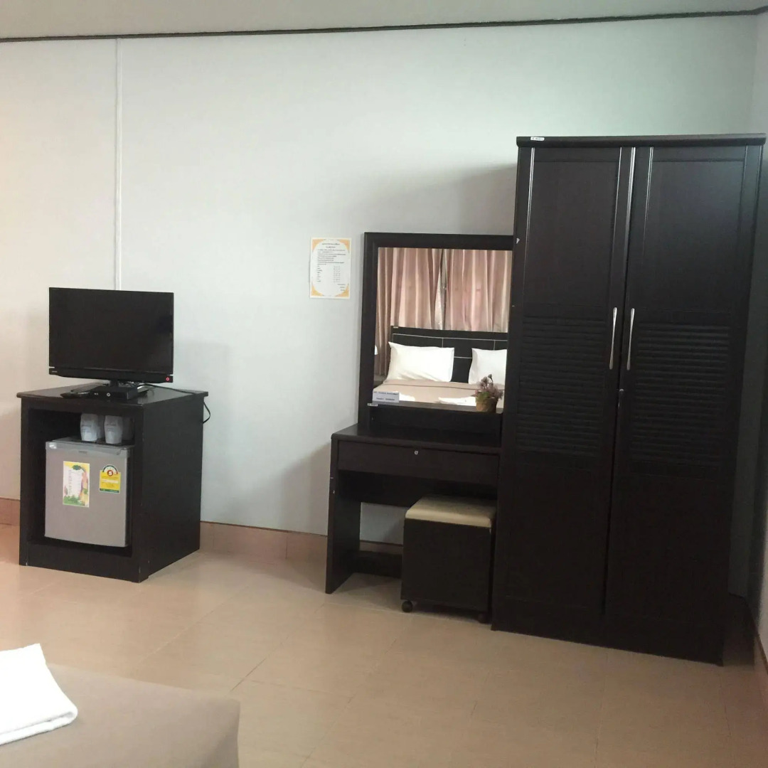 Phumthadarommanee Resort