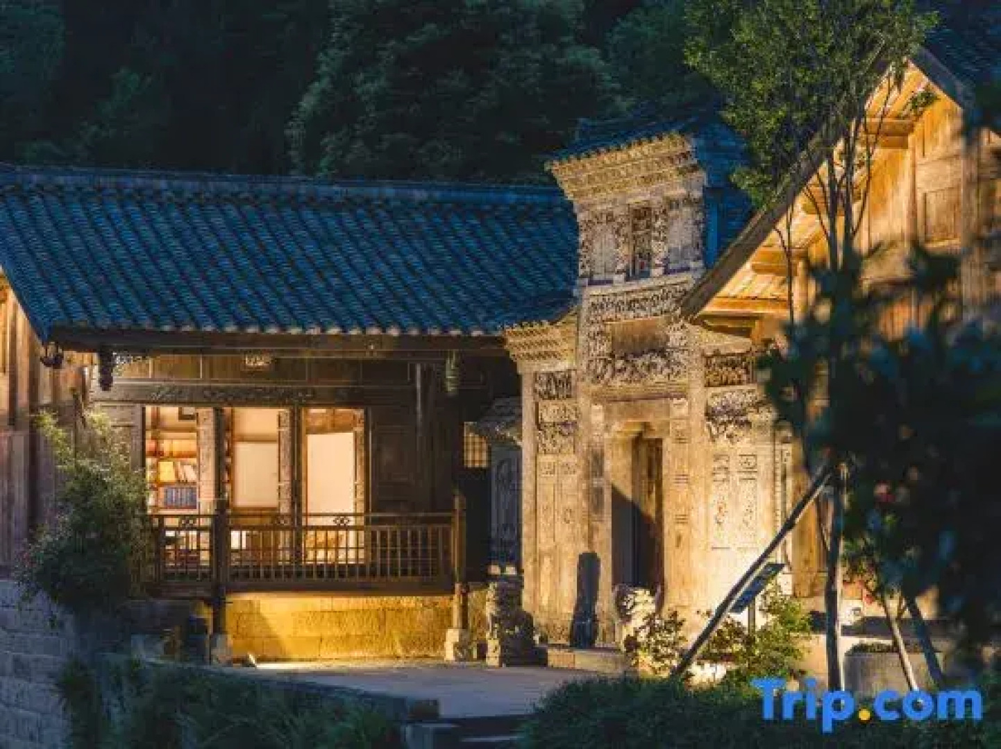 Qujia Courtyard Guesthouse