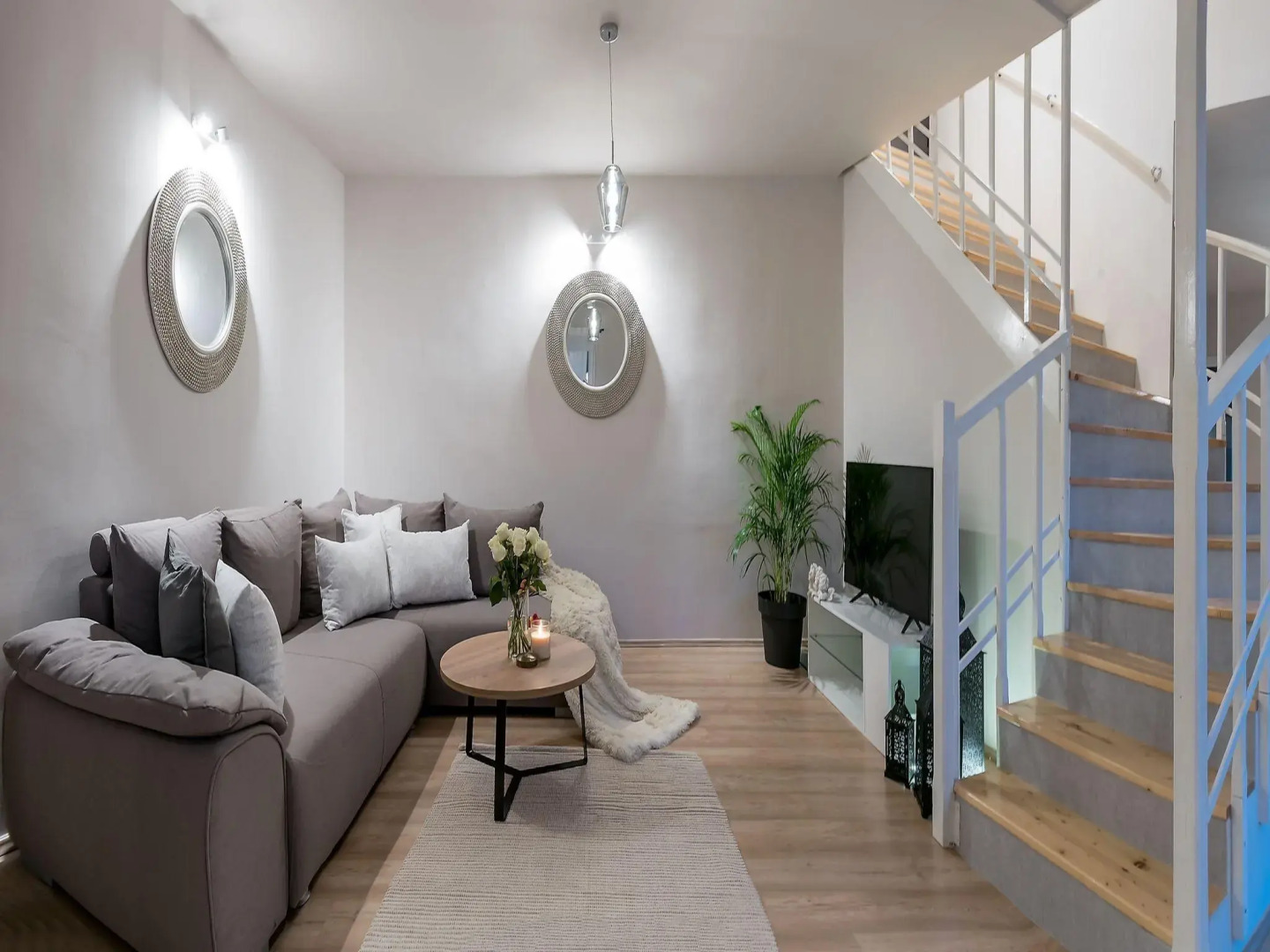 Luxury Villa Lelu With Heated Saltwater Pool, Parking, High Speed Internet, Bbq, el. car Charge T2