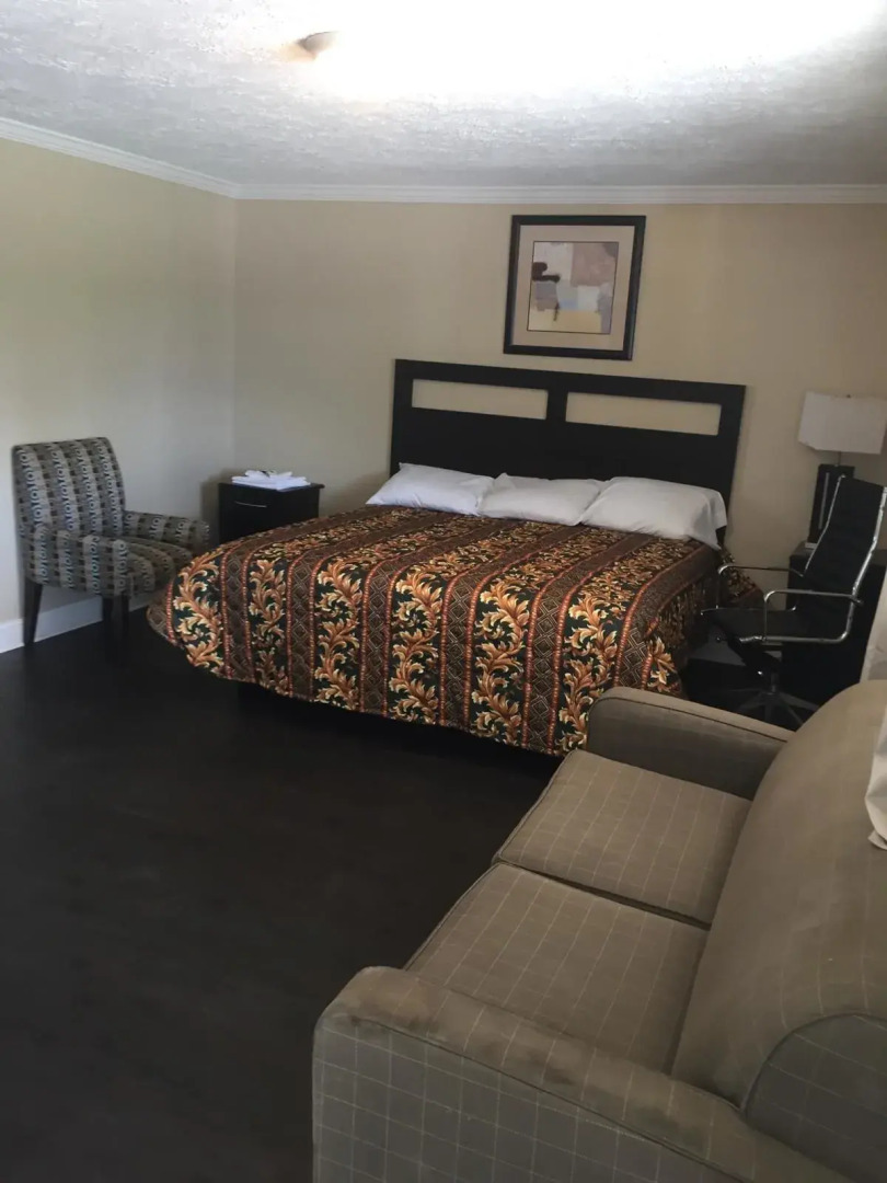 Suburban's  Lavilla Inn