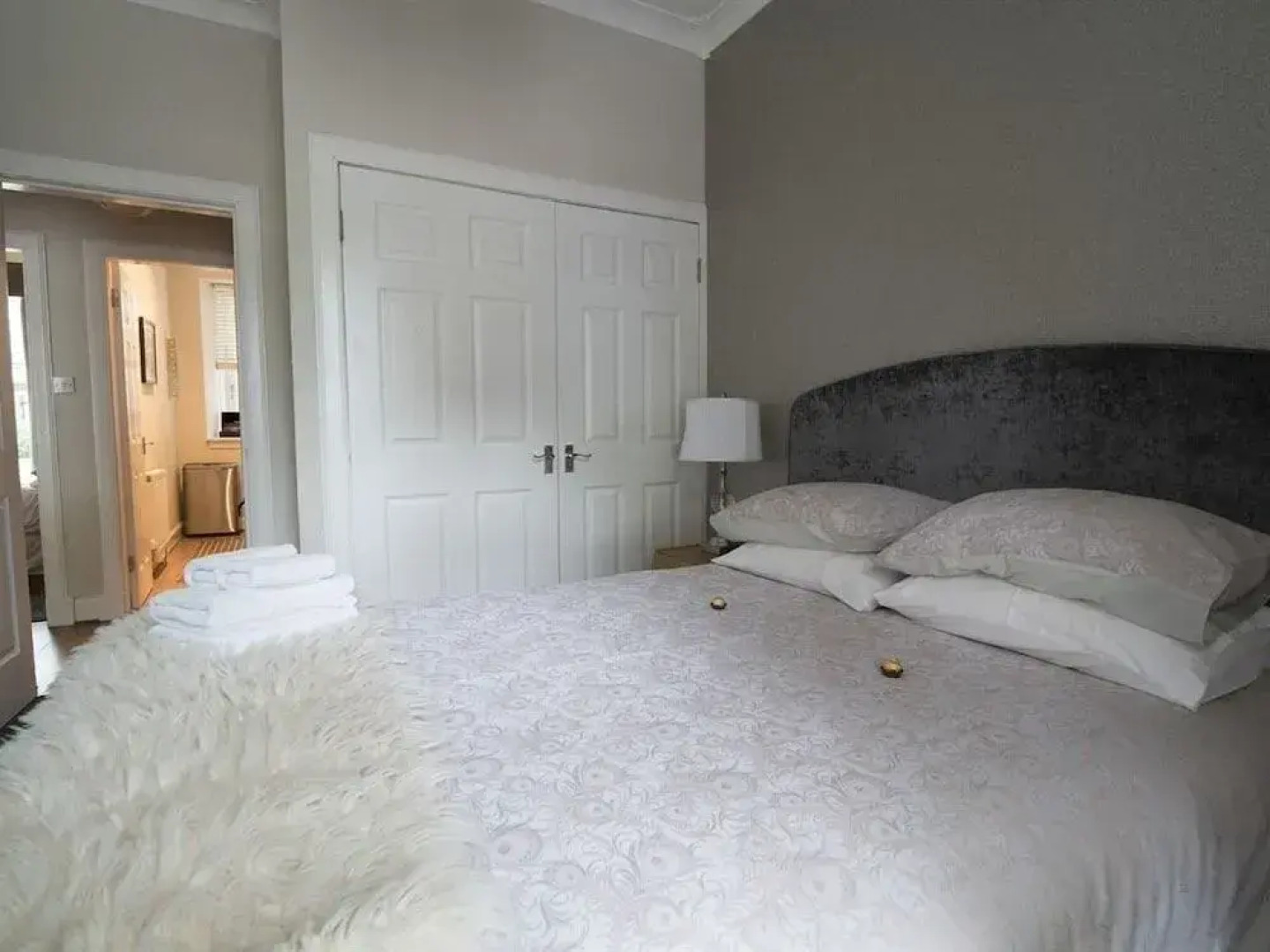 Carmel Apartments Queen Street Residence