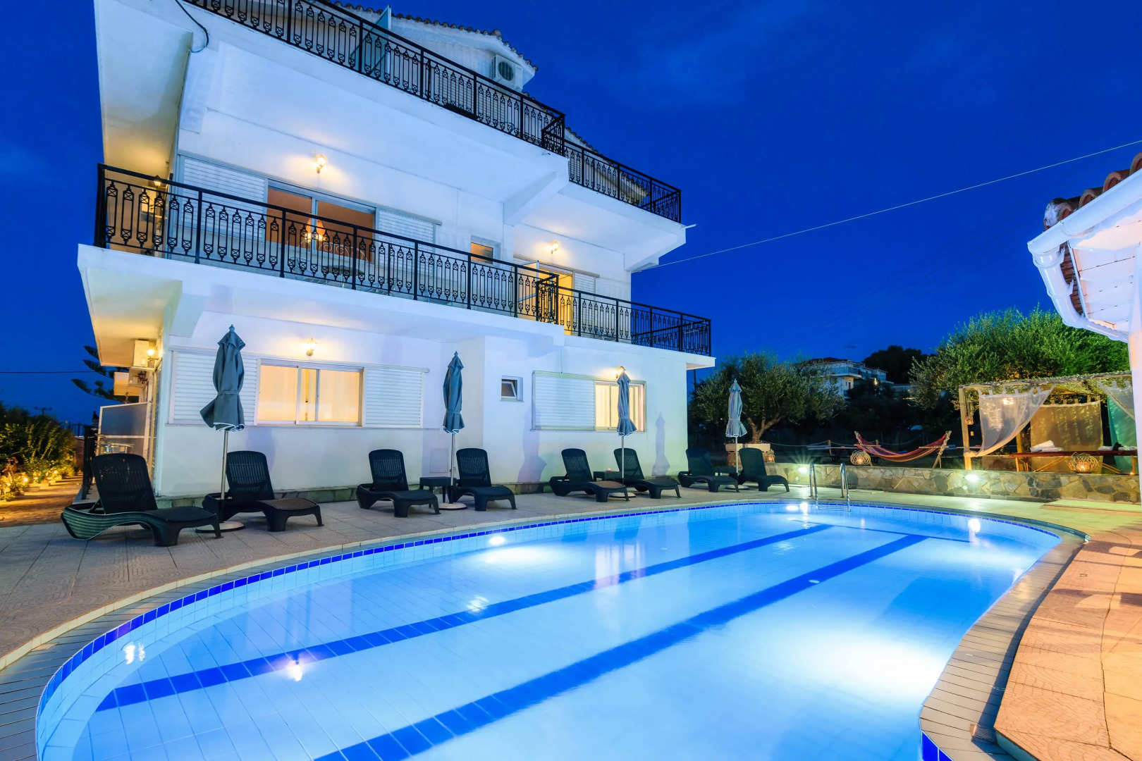 Denise Studios & Apartments