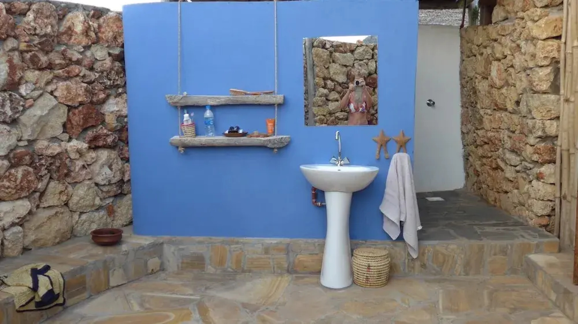 Pangani Cliffs Lodge