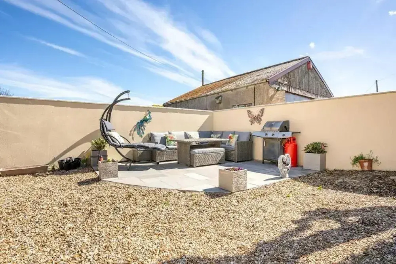 WILLOW RIDGE - a large country house with 3 rental rooms