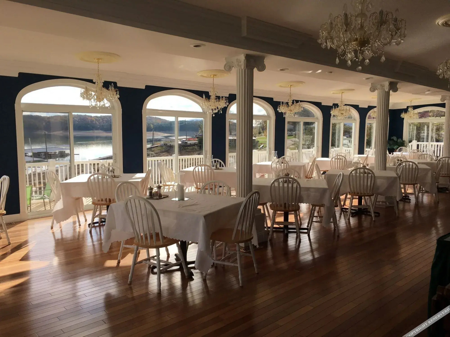 Mountain Harbor Inn Resort on The Lake