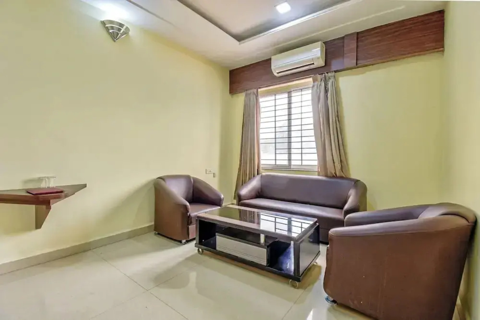 Nakshatra Comforts by OYO Rooms