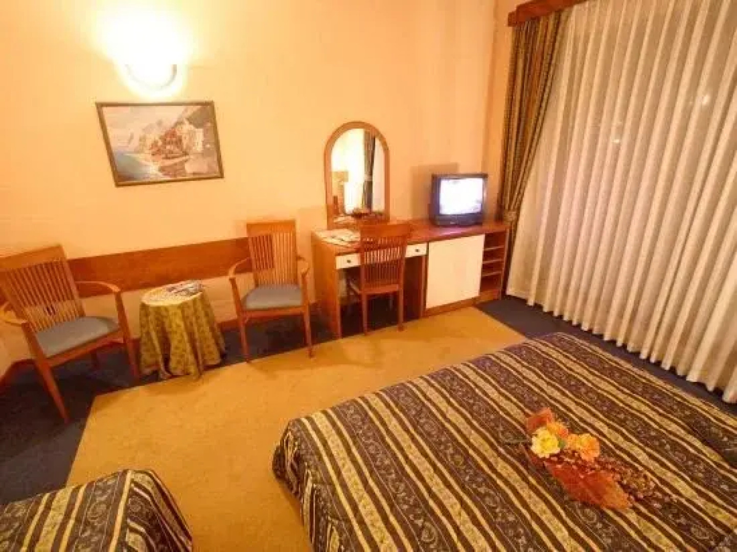 Hotel Dinara