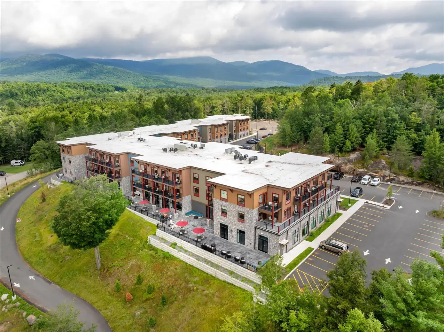 Cambria Hotel Lake Placid - Lakeside Resort