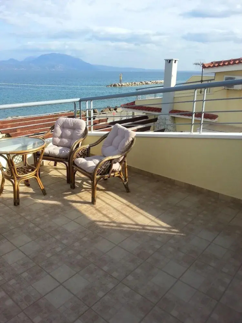 House With 2 Bedrooms in Kiato, With Wonderful sea View and Terrace -