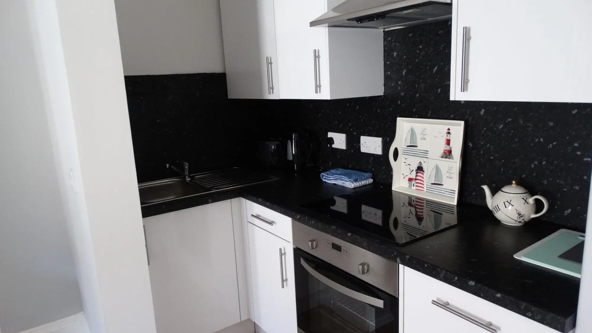 Portum -John St Apartment