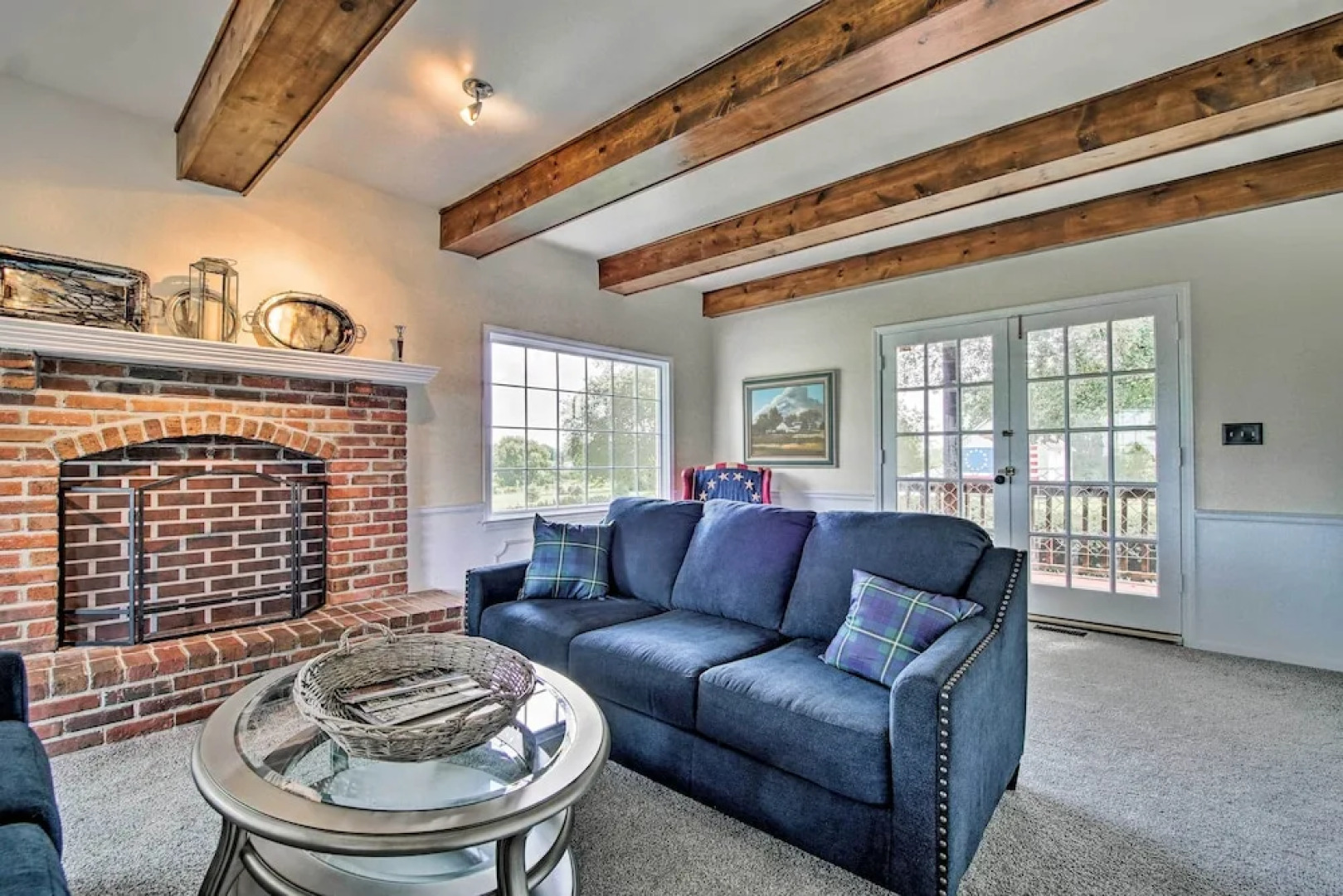 Remodeled Historic Farmhouse ~ 20 Mi to KC!