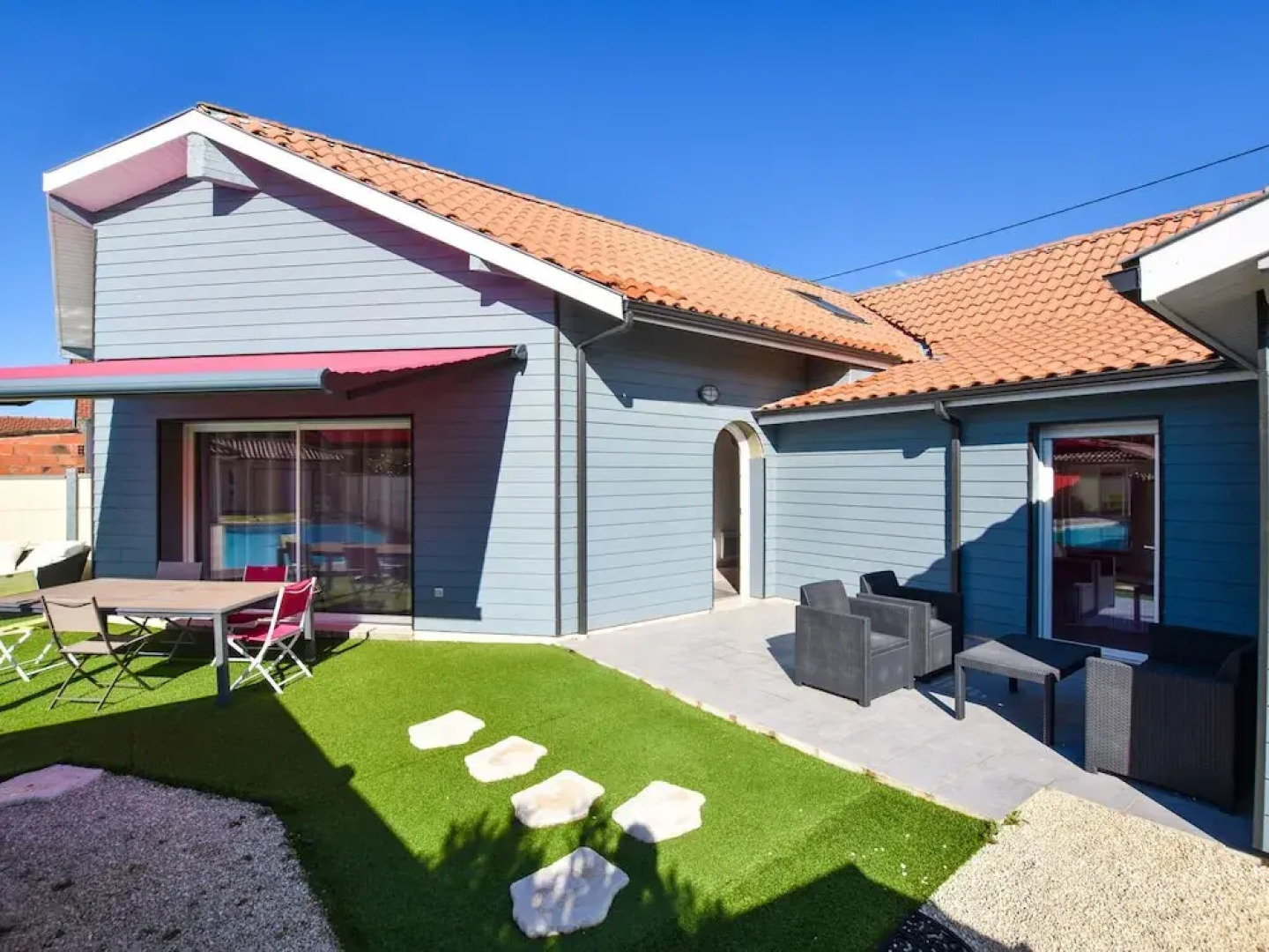 Charming Holiday Home in La Teste-de-buch With Swimming Pool