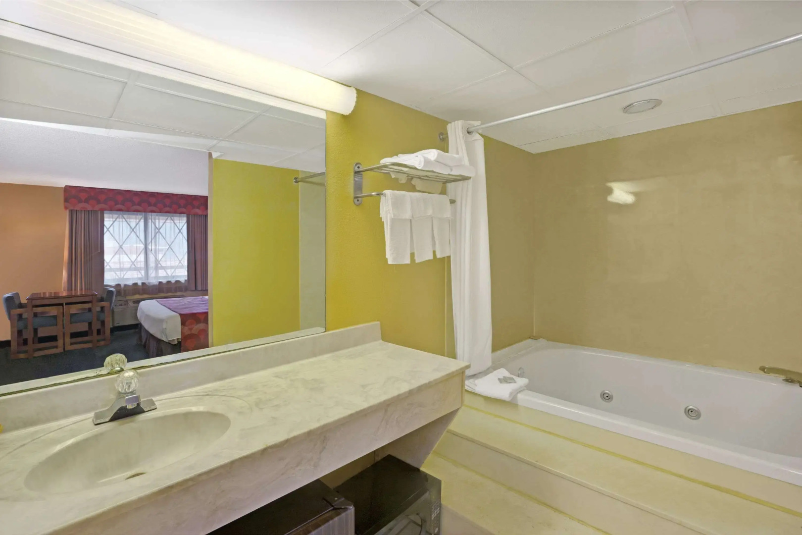 Super 8 by Wyndham Downtown Gatlinburg at Convention Center