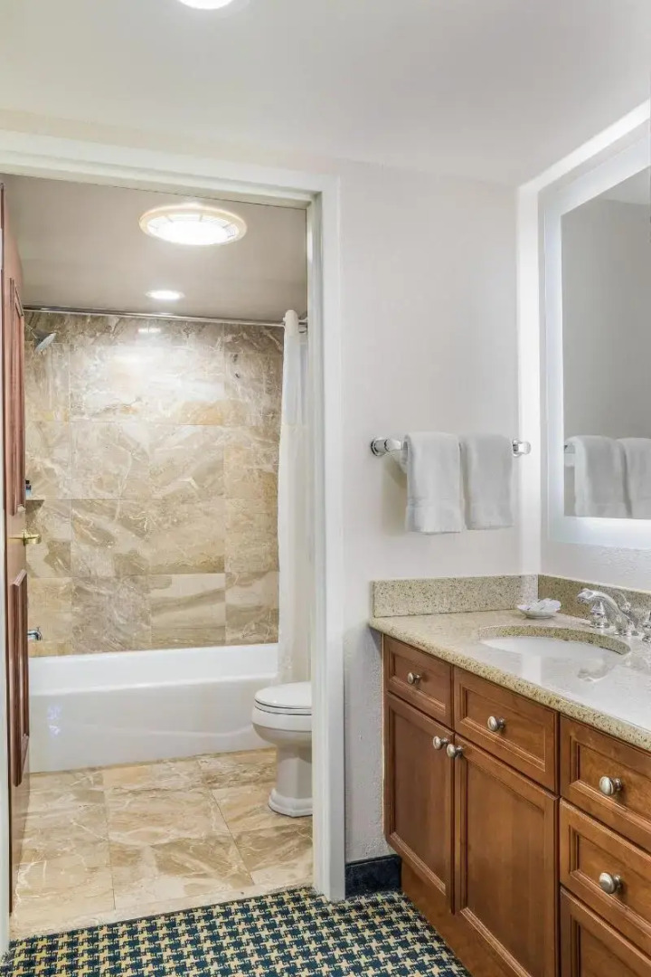 The Atlantic Suites on the Ave