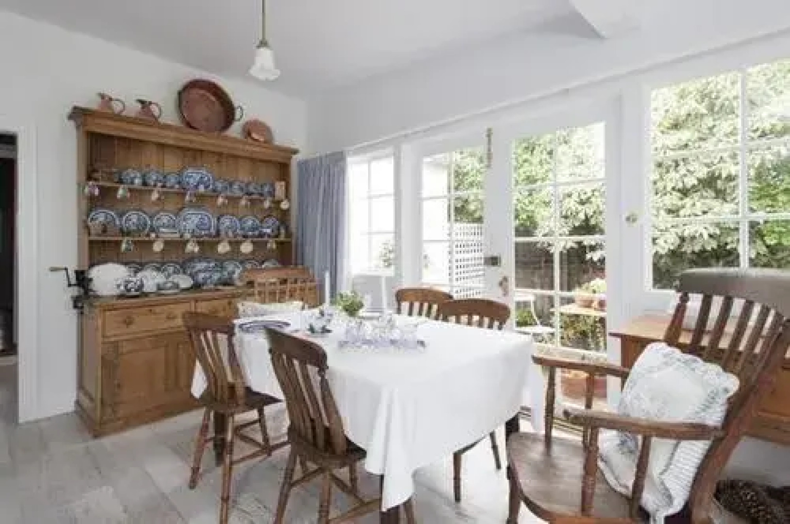 White Dove Cottage Bed and Breakfast