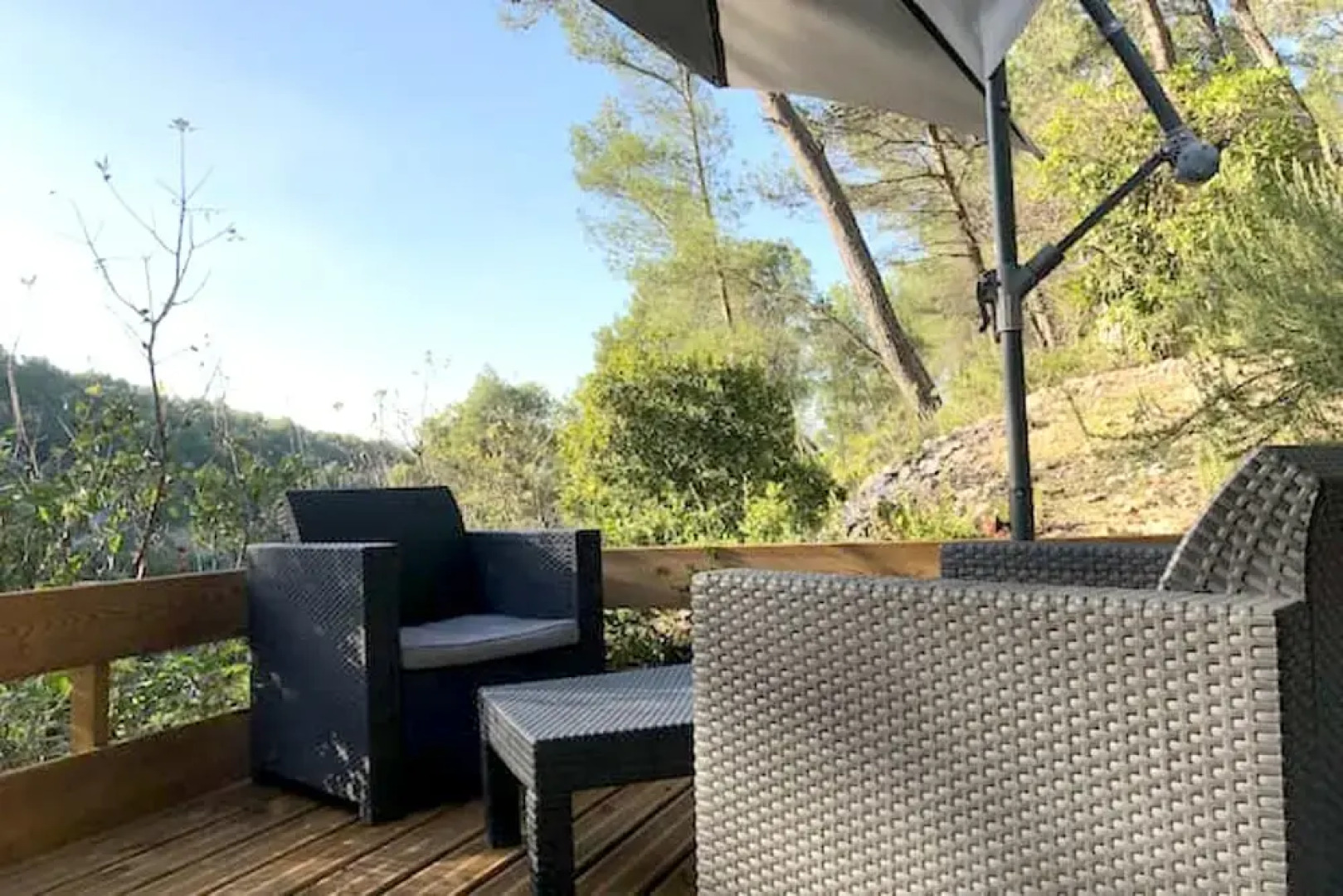 House With one Bedroom in Gémenos, With Wonderful Mountain View, Pool Access, Furnished Garden - 18 km From the Beach