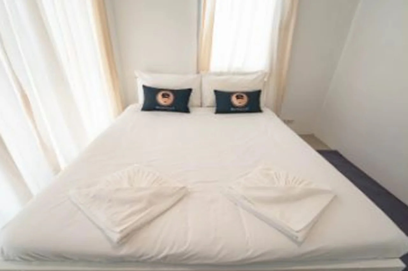 RQ Bangkok Sukhumvit 50 by Collection O