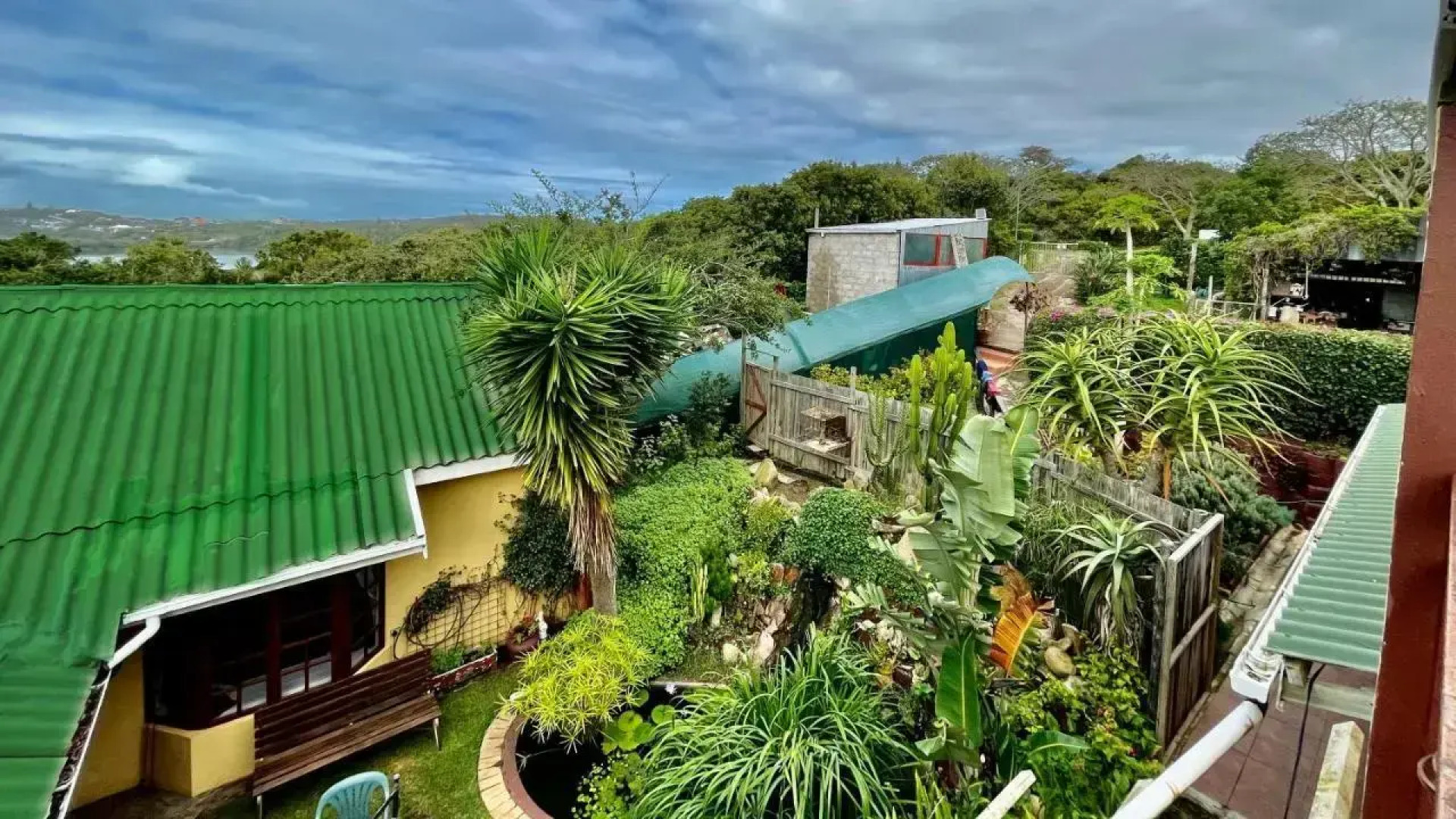 Open Plan Lagoon View Chalet