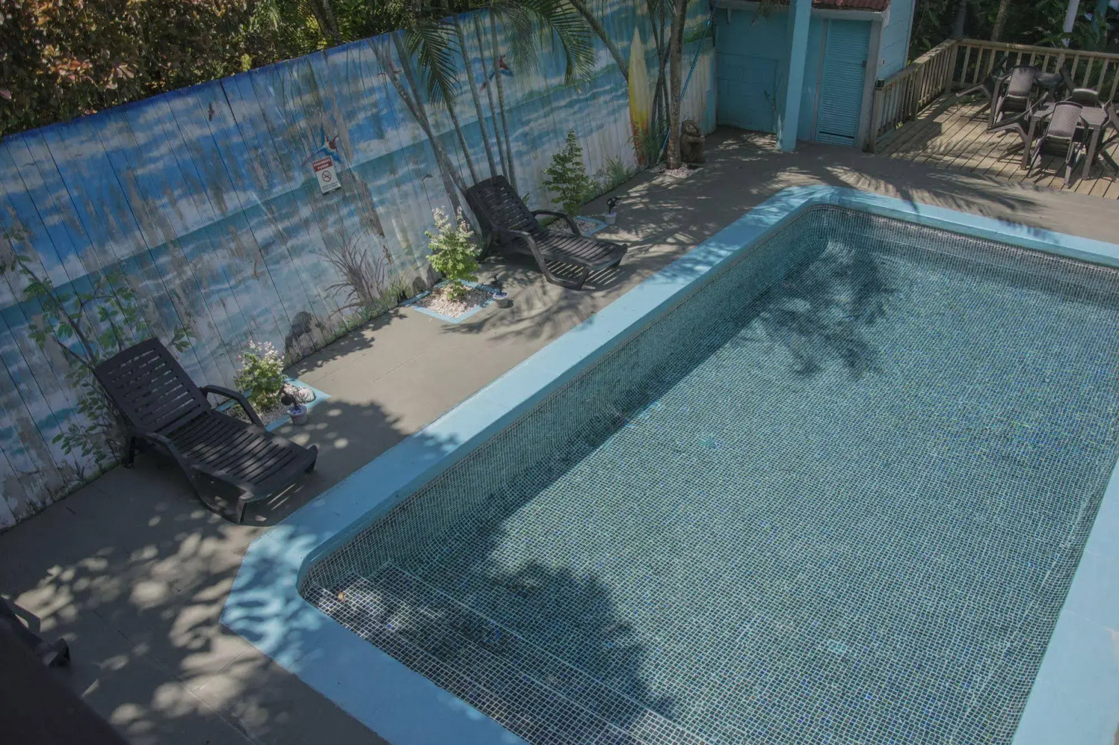 Pelican Beachfront Hotel