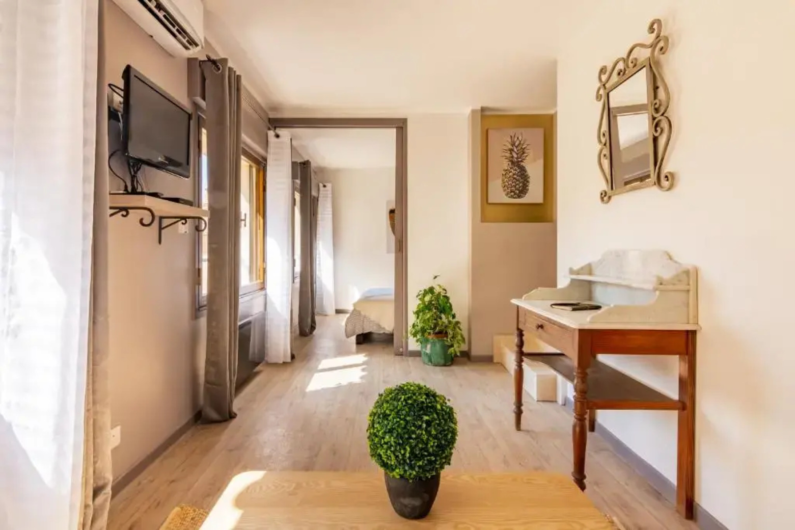 Appartement de charme, spacieux, Moustiers #5