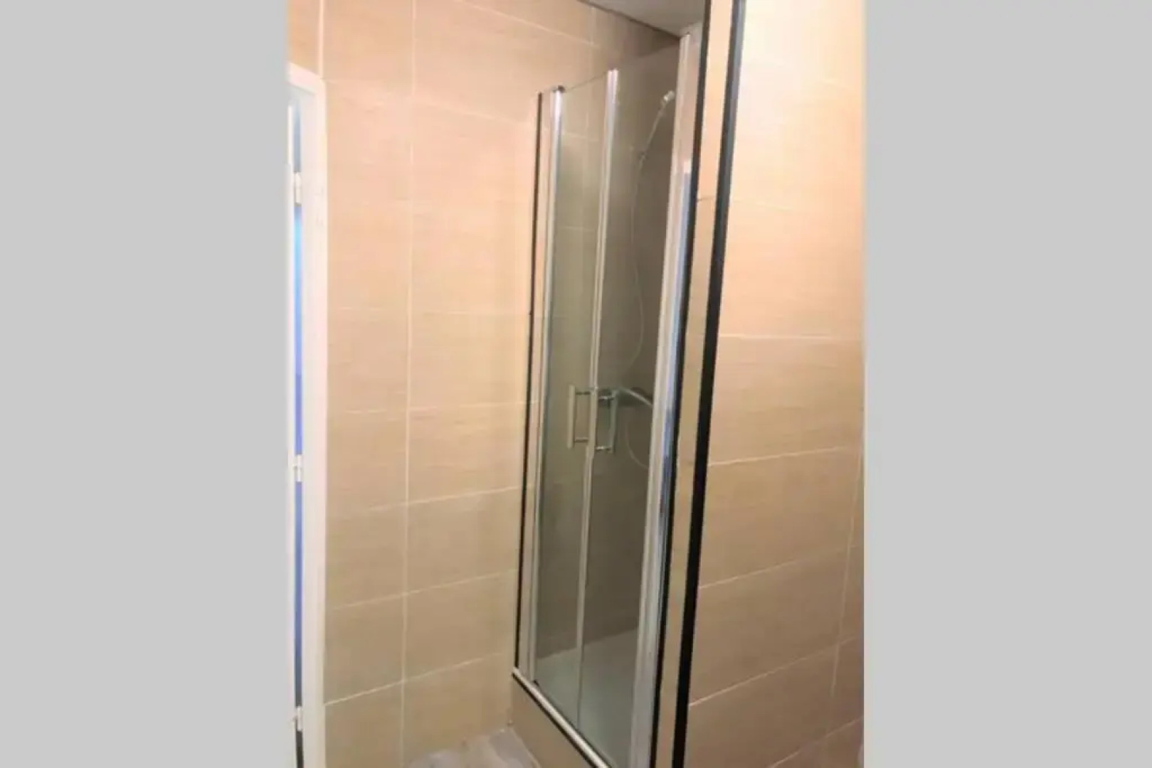 Bel appartement design tout confort (Parking Gratuit) à 10 minutes de Bordeaux