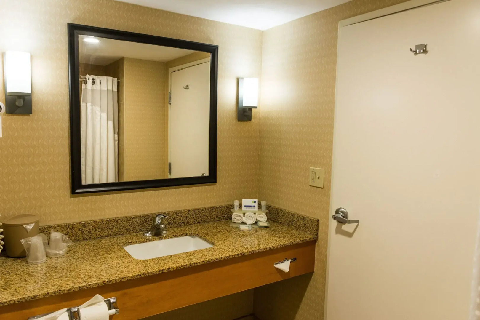 Holiday Inn Express Saltillo Zona Aeropuerto by IHG