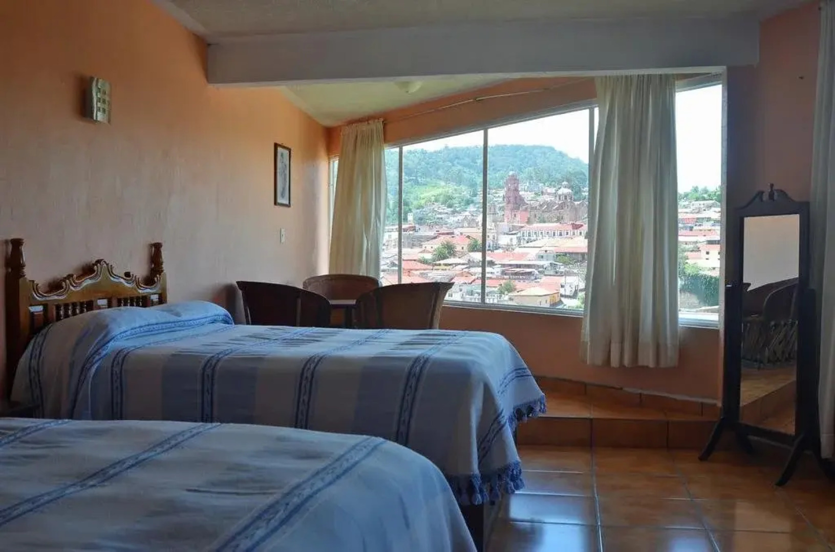 Hotel and Restaurant Los Arcos