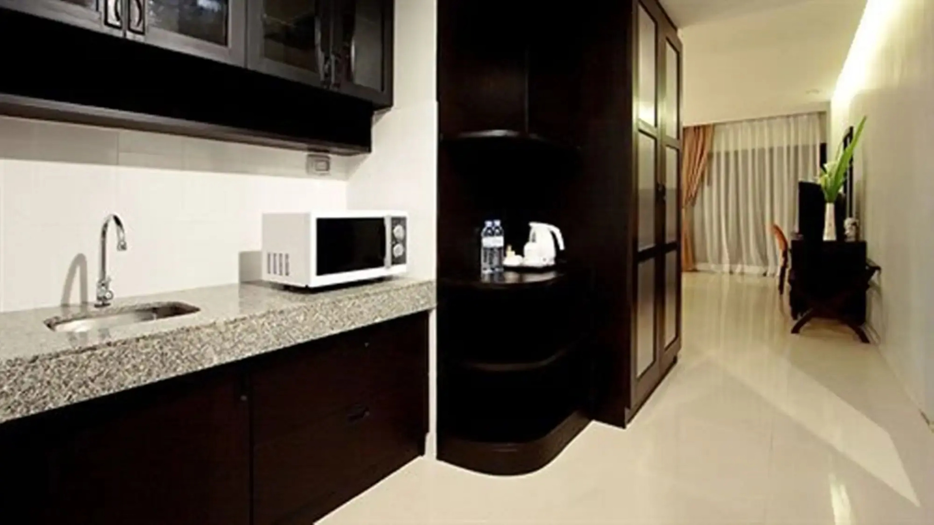 Отель Palmyra Patong Resort