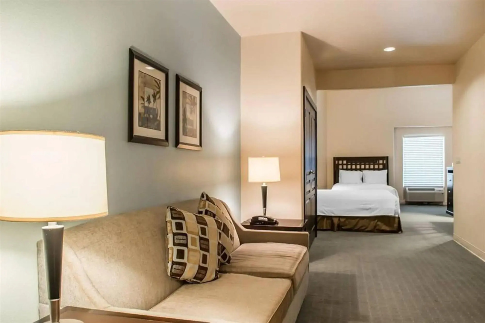 Sunchase Inn & Suites