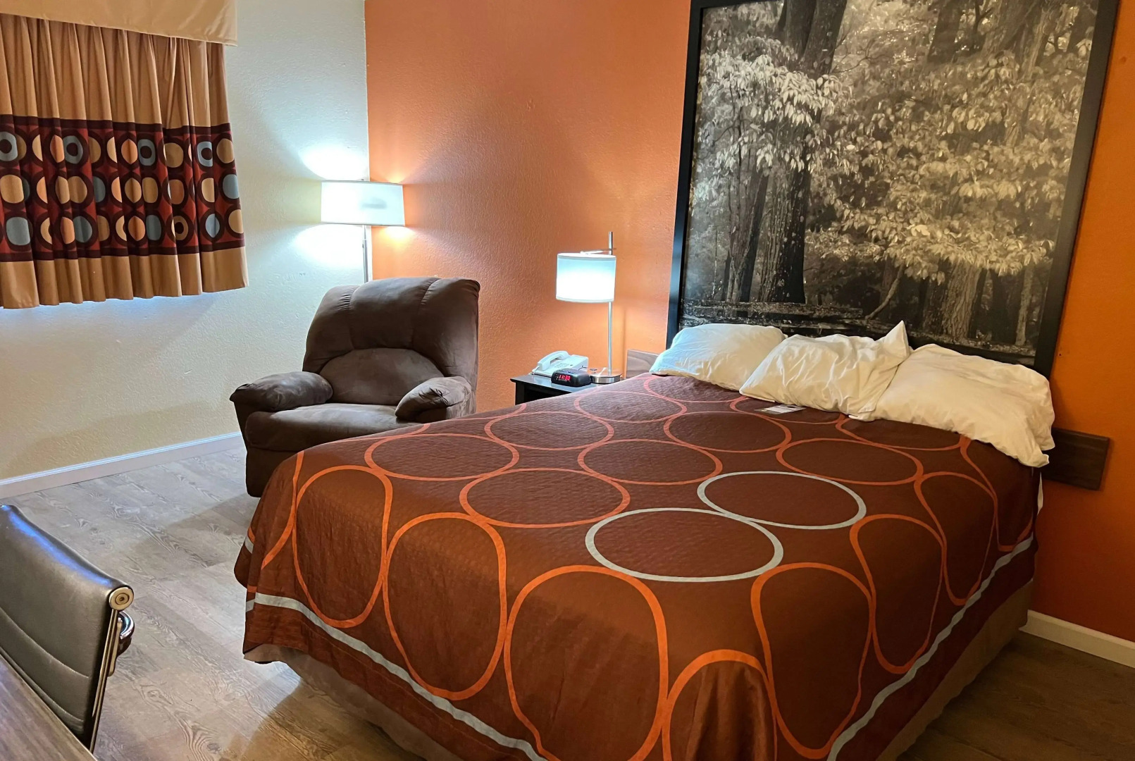 Super 8 by Wyndham Altoona