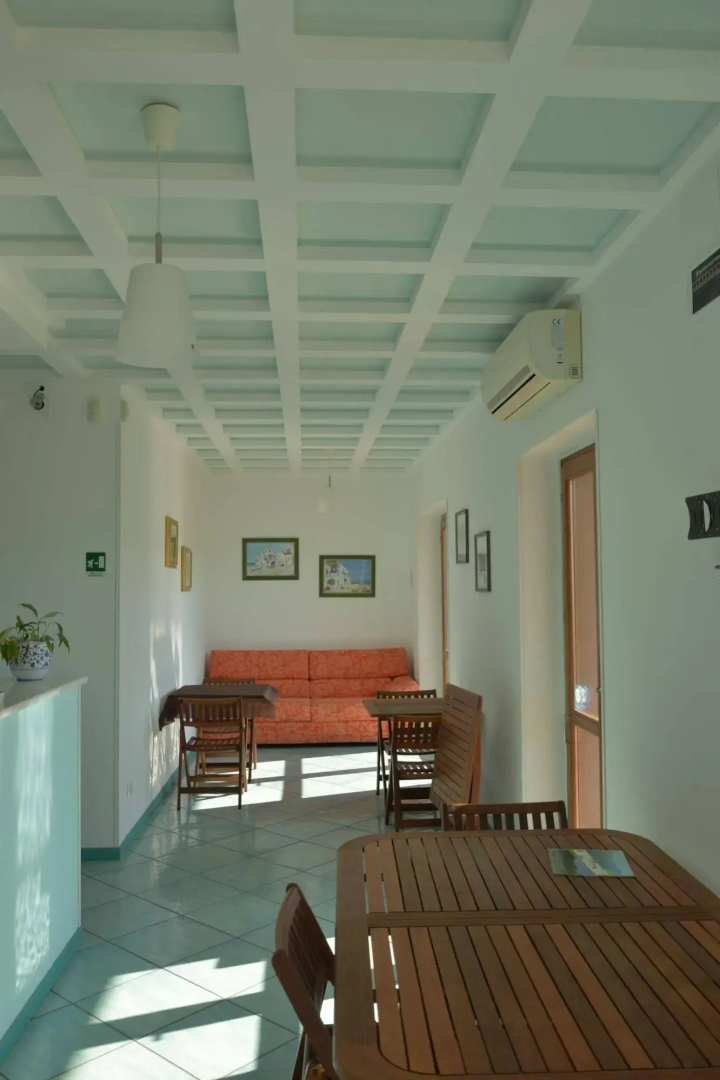Larus Hotel