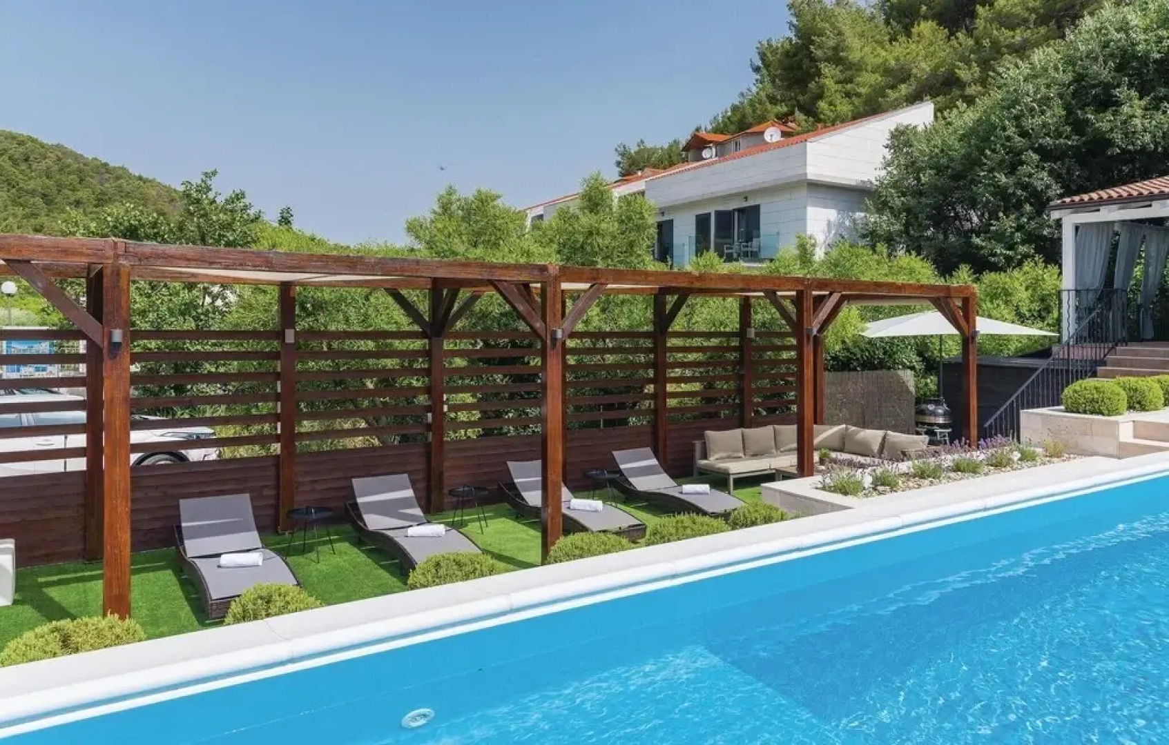 Nice Home in Skradin with Hot Tub, WiFi & 4 Bedrooms